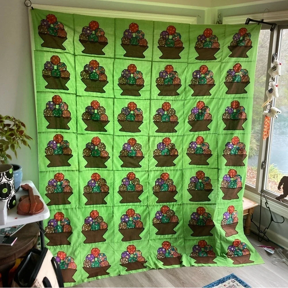 💚🩷 Handstitched Quilt top Gumball Fruit bowl VNTG calico fabric balls folk art